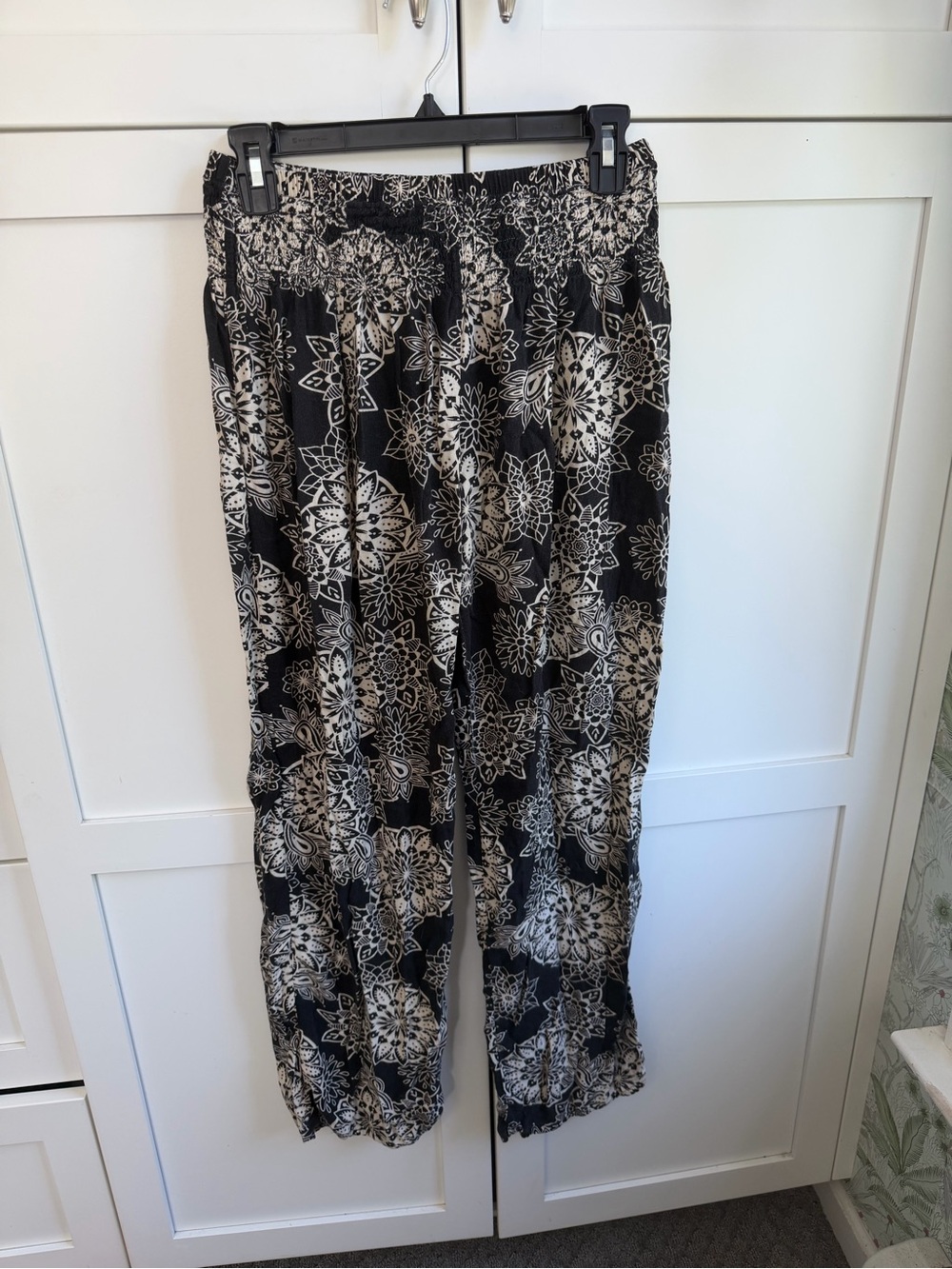 Black Floral Medallion Wide-Leg Pants